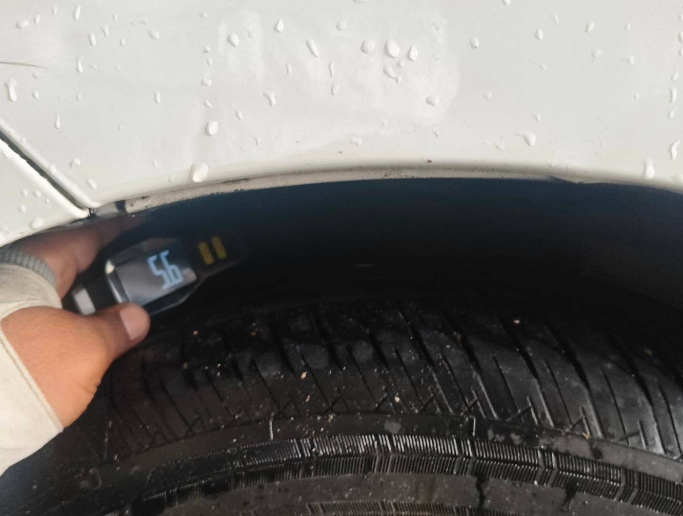 2012 Maruti Ertiga ZDI, Diesel, Manual, 78,000 km, tyre