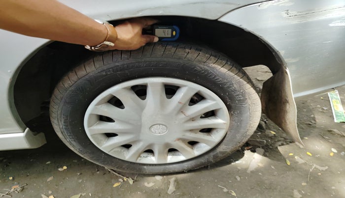 2010 Tata Indigo CS LX TDI, Diesel, Manual, 2,35,465 km, tyre