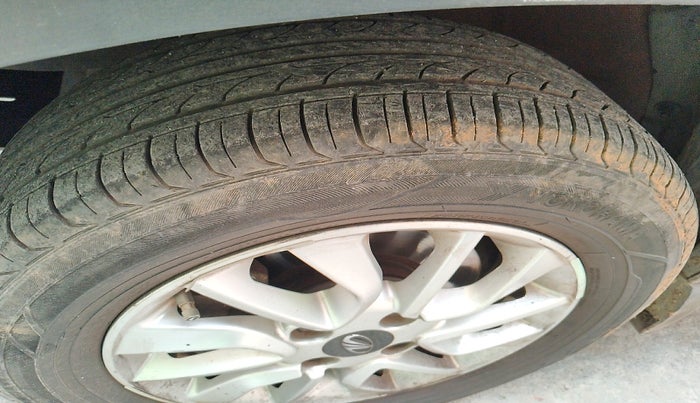 2016 Mahindra Kuv100 K8 D 6 STR, Diesel, Manual, 94,826 km, tyre