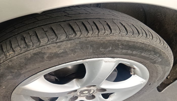 2012 Skoda Rapid ELEGANCE 1.6 TDI CR MT, Diesel, Manual, 6,200 km, tyre