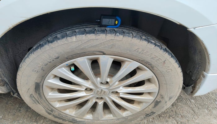 2016 Maruti Ciaz ZDI SHVS, Diesel, Manual, 1,40,469 km, tyre