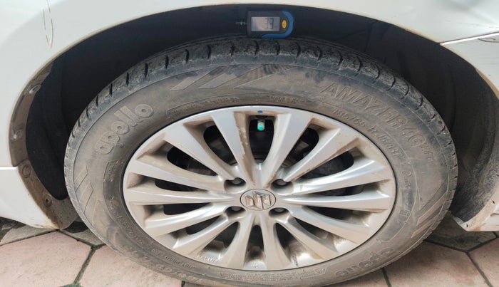 2016 Maruti Ciaz ZDI SHVS, Diesel, Manual, 1,40,469 km, tyre