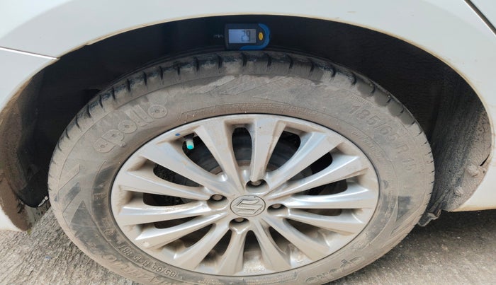 2016 Maruti Ciaz ZDI SHVS, Diesel, Manual, 1,40,469 km, tyre
