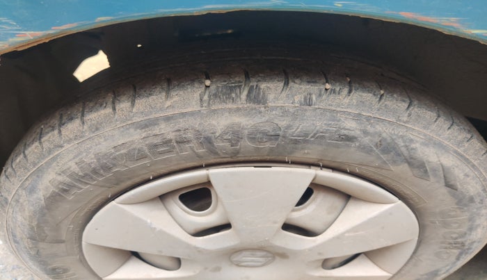 2010 Maruti A Star VXI, Petrol, Manual, 70,969 km, tyre