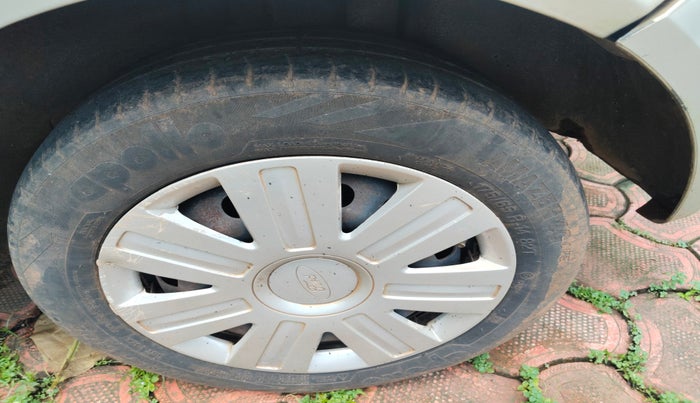 2011 Ford Figo ZXI 1.2 PETROL, Petrol, Manual, 1,50,500 km, tyre