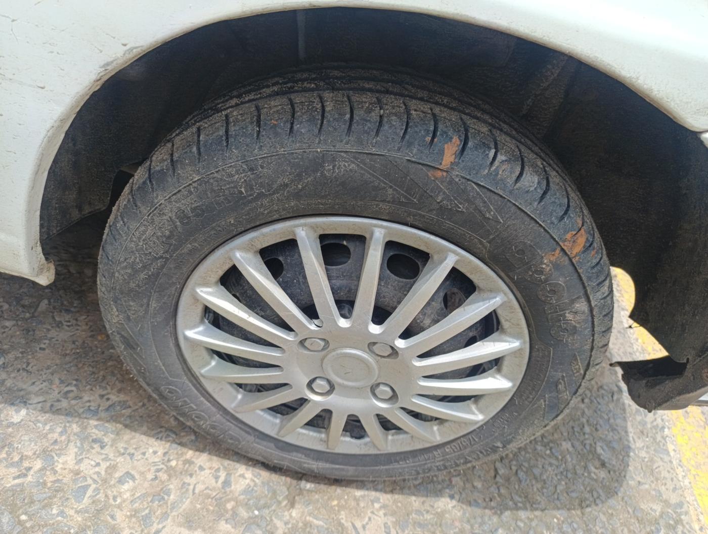 2016 Tata Indigo ECS LX TDI, Diesel, Manual, 1,10,599 km, tyre
