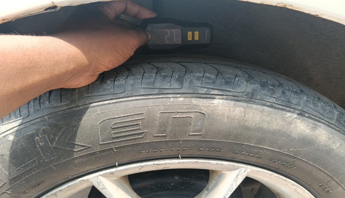 2010 Maruti Swift LXI, Petrol, Manual, 71,612 km, tyre