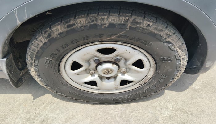 2018 Tata Hexa XE 4X2 7 STR, Diesel, Manual, 1,37,865 km, tyre