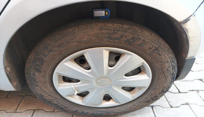 2010 Maruti Swift VDI, Diesel, Manual, 99,568 km, tyre