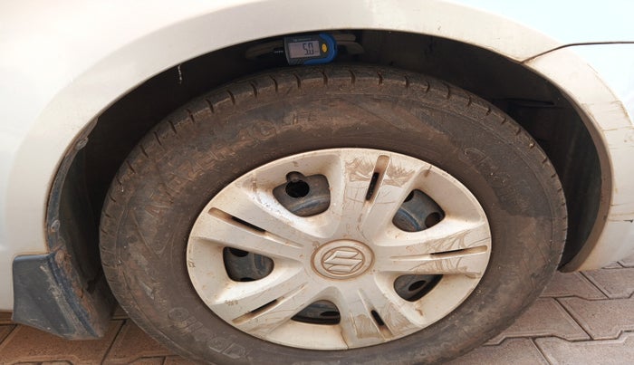 2010 Maruti Swift VDI, Diesel, Manual, 99,568 km, tyre