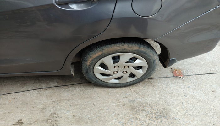 2014 Honda Amaze 1.5L I-DTEC SX, Diesel, Manual, 1,00,785 km, tyre