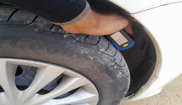 2013 Maruti Ertiga VDI, Diesel, Manual, 81,028 km, tyre
