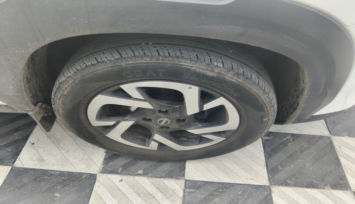 2023 Nissan MAGNITE XV MT, Petrol, Manual, 23,882 km, tyre