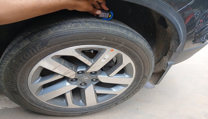 2021 Tata Safari XZA PLUS, Diesel, Automatic, 40,900 km, tyre
