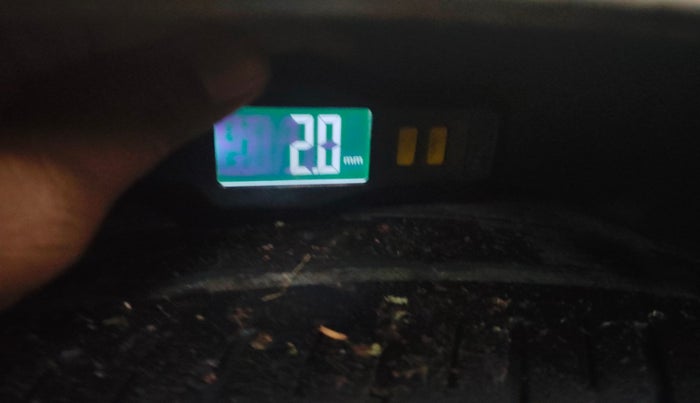 2012 Honda Brio V MT, Petrol, Manual, 81,965 km, tyre
