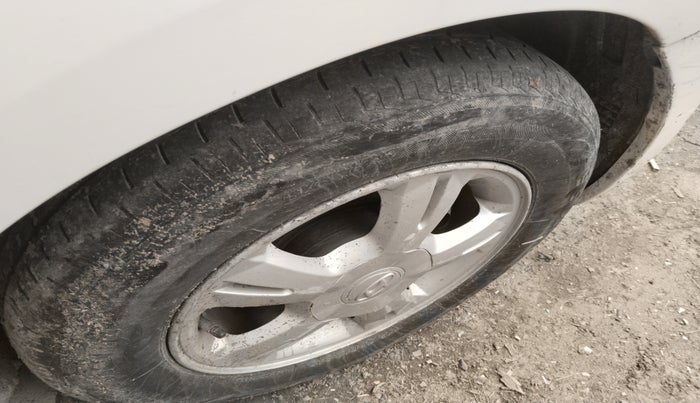 2011 Hyundai i20 SPORTZ 1.2, Petrol, Manual, 1,10,106 km, tyre