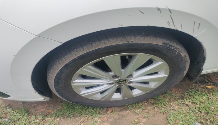 2022 Volkswagen VIRTUS HIGHLINE TSI 1.0 MT, Petrol, Manual, 30,506 km, tyre