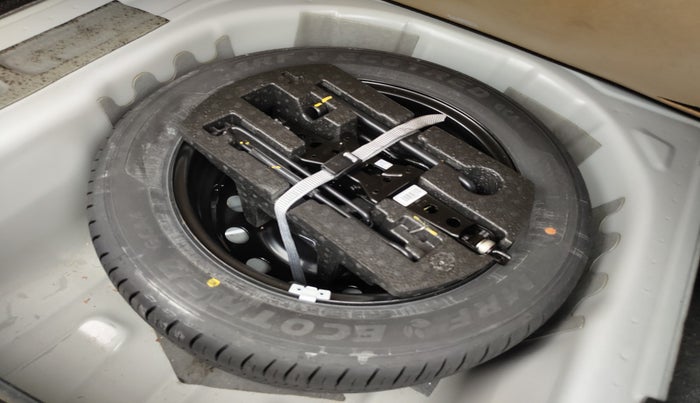 2023 Skoda SLAVIA STYLE 1.0L TSI MT, Petrol, Manual, 18,707 km, tyre