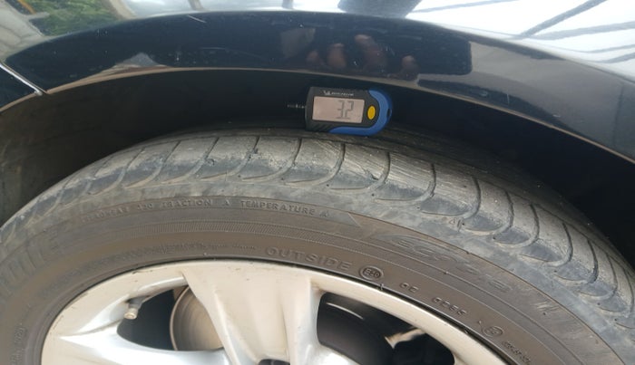2012 BMW 3 Series 320d, Diesel, Automatic, 1,28,963 km, tyre