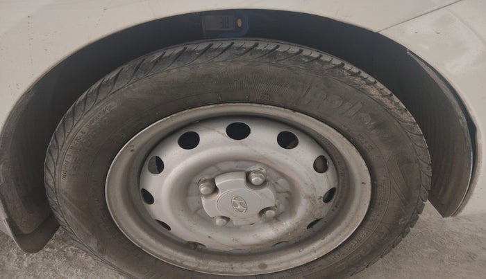 2018 Hyundai Eon ERA +, Petrol, Manual, 46,582 km, tyre