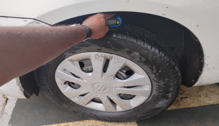 2013 Maruti Swift VDI, Diesel, Manual, 1,82,715 km, tyre