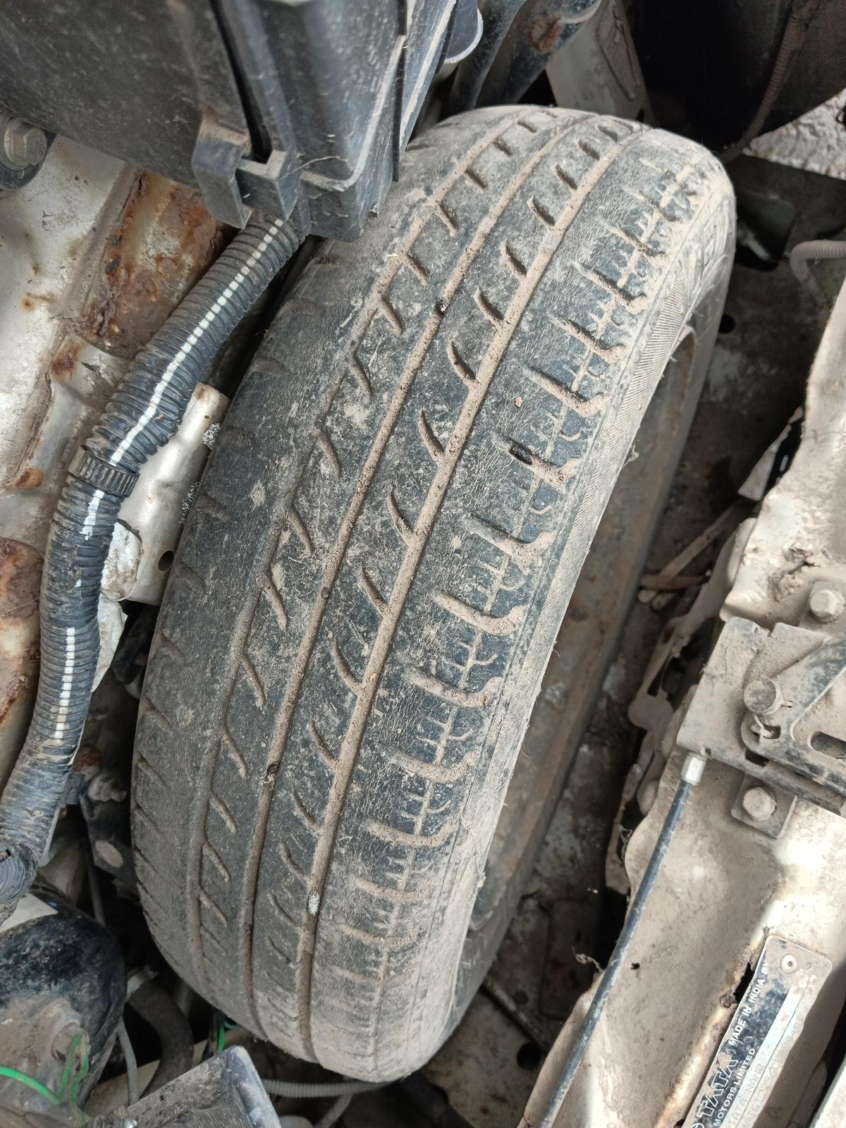 2012 Tata Nano LX, Petrol, Manual, 62,000 km, tyre