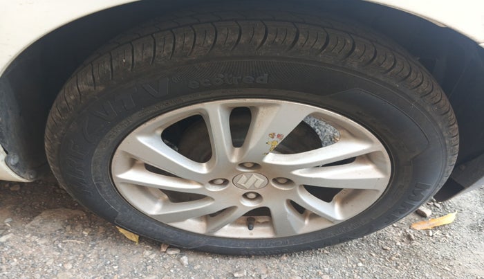 2013 Maruti Swift ZDI, Diesel, Manual, 1,40,903 km, tyre