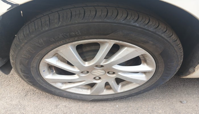 2013 Maruti Swift ZDI, Diesel, Manual, 1,40,903 km, tyre
