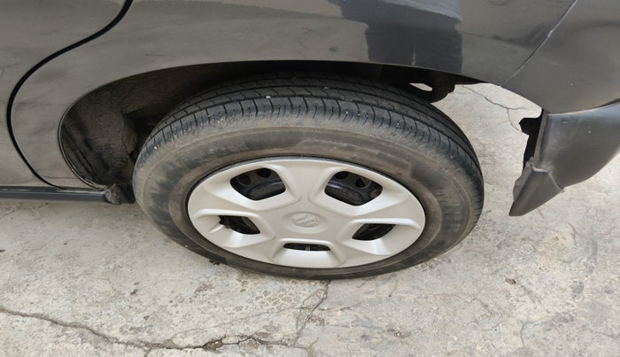 2022 Maruti S PRESSO VXI CNG, Petrol, Manual, 26,378 km, tyre