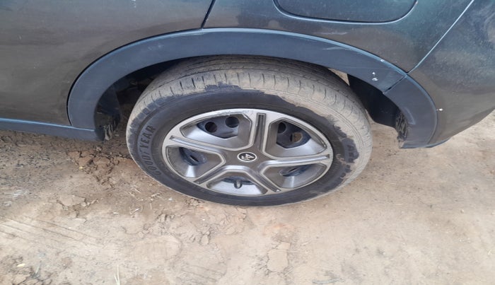 2021 Tata NEXON XM PETROL, Petrol, Manual, 68,701 km, tyre