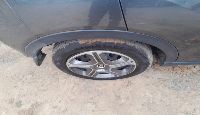 2021 Tata NEXON XM PETROL, Petrol, Manual, 68,701 km, tyre