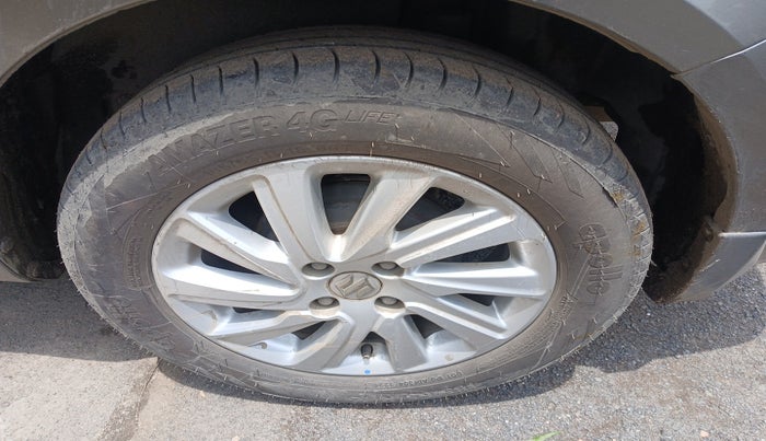 2015 Maruti Swift Dzire ZXI, Petrol, Manual, 65,625 km, tyre