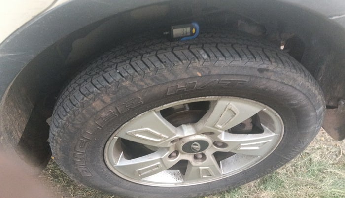 2012 Mahindra XUV500 W8, Diesel, Manual, 1,42,343 km, tyre