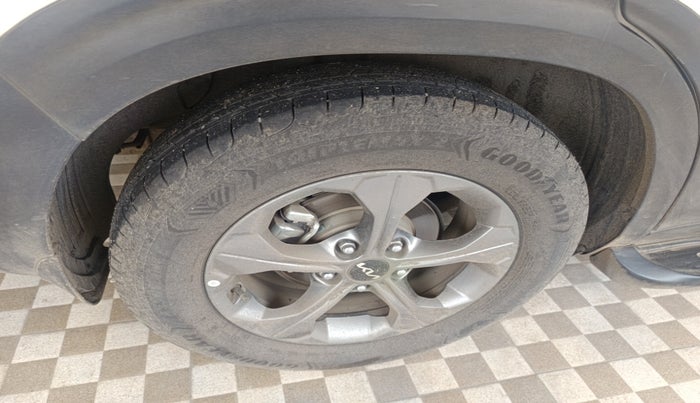 2023 KIA SELTOS HTK PLUS 1.5 DIESEL IMT, Diesel, Manual, 20,598 km, tyre