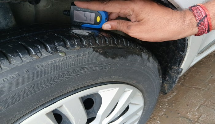 2019 Maruti Dzire VXI, Petrol, Manual, 33,374 km, tyre