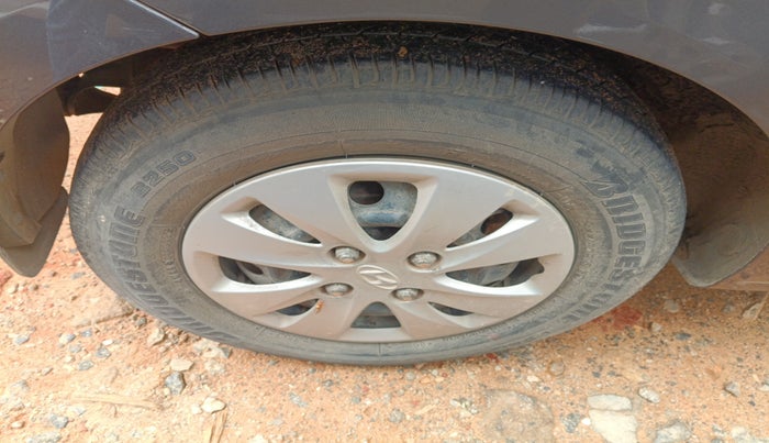 2013 Hyundai i10 MAGNA 1.2, Petrol, Manual, 53,489 km, tyre