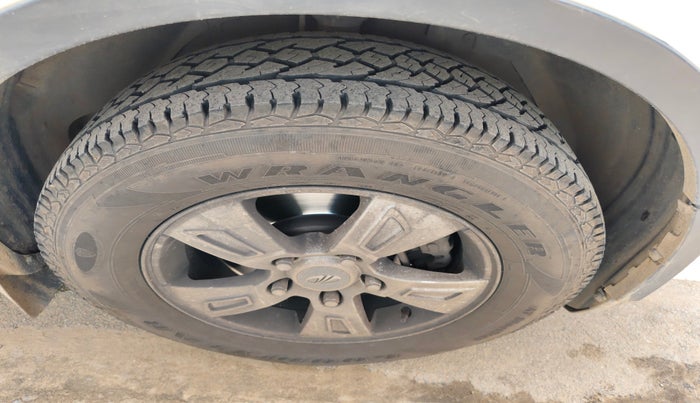 2012 Mahindra XUV500 W8, Diesel, Manual, 28,532 km, tyre
