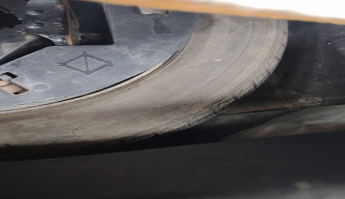 2016 Mahindra Kuv100 K6 D 5 STR, Diesel, Manual, 2,19,000 km, tyre