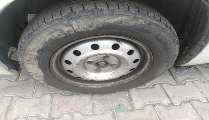 2015 Maruti Swift Dzire LDI, Diesel, Manual, 1,78,735 km, tyre