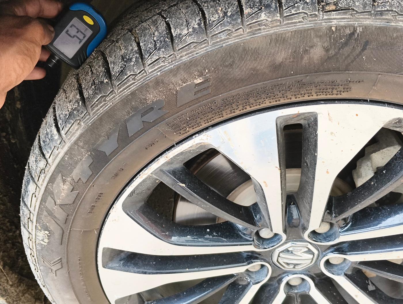 2021 MG HECTOR PLUS SELECT 2.0 DIESEL TURBO MT 7-STR, Diesel, Manual, 71,726 km, tyre