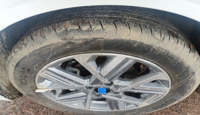 2024 Hyundai Verna SX 1.5 l MPI, Petrol, Manual, 5,106 km, tyre