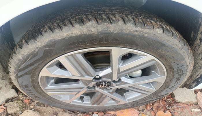 2024 Hyundai Verna SX 1.5 l MPI, Petrol, Manual, 5,106 km, tyre