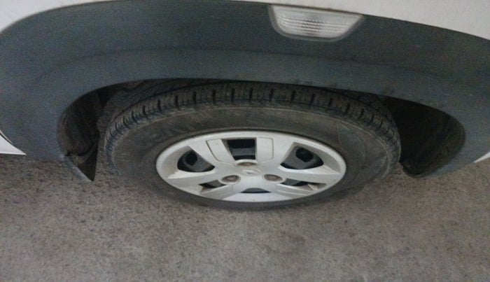 2016 Renault Kwid RXL, Petrol, Manual, 29,842 km, tyre
