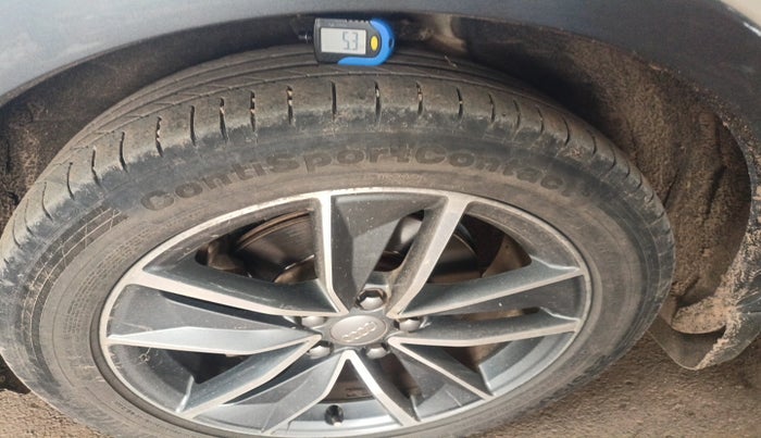2018 Audi Q3 35 TDI Quattro, Diesel, Automatic, 1,35,772 km, tyre