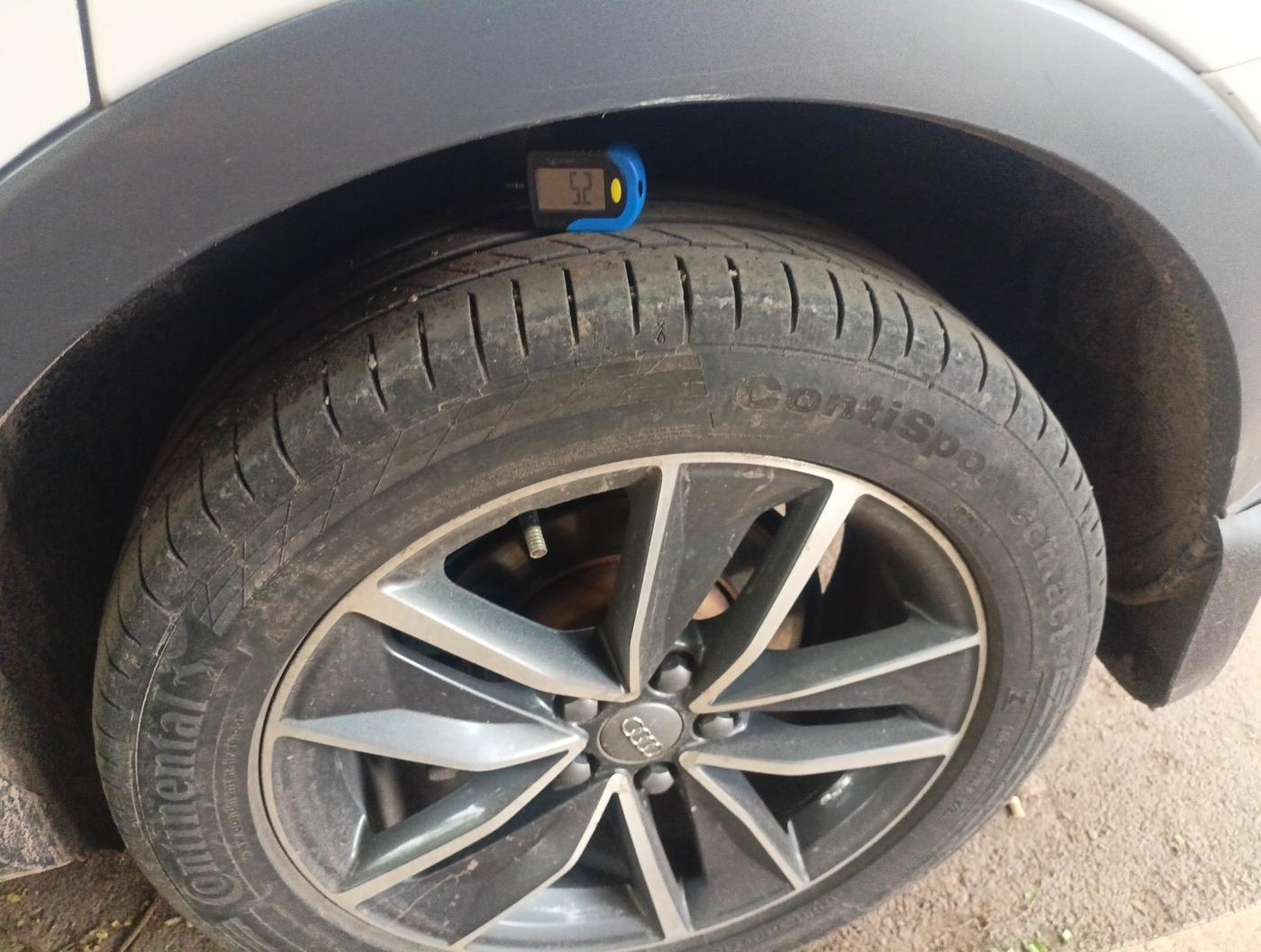 2018 Audi Q3 35 TDI Quattro, Diesel, Automatic, 1,35,772 km, tyre