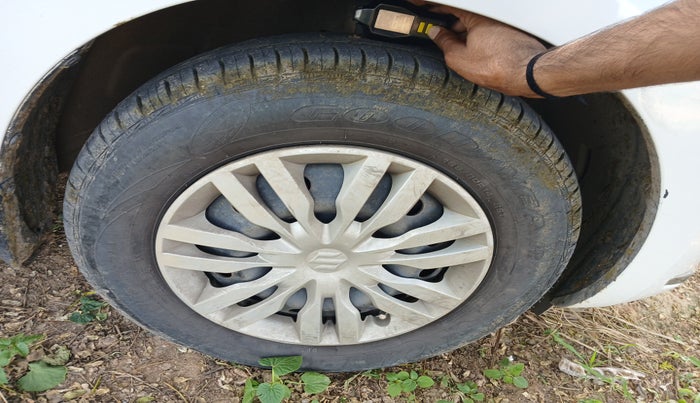 2019 Maruti Dzire VXI, Petrol, Manual, 90,201 km, tyre