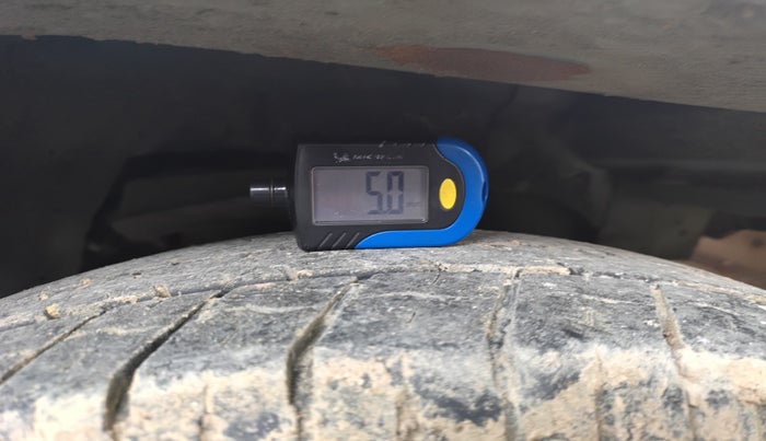 2014 Mahindra Bolero ZLX BS IV, Diesel, Manual, 1,65,032 km, tyre