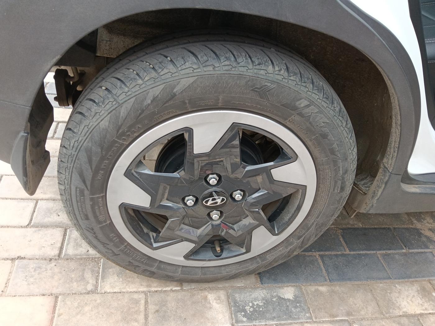 2024 Hyundai EXTER SX 1.2 MT Hy-CNG Duo , Petrol, Manual, 17,241 km, tyre