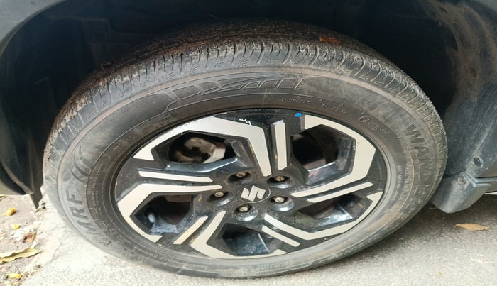 2023 Maruti BREZZA ZXI + SMART HYBRID, Petrol, Manual, 23,443 km, tyre