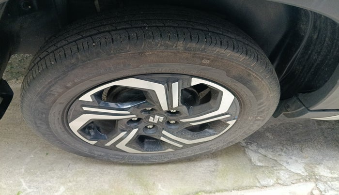 2023 Maruti BREZZA ZXI + SMART HYBRID, Petrol, Manual, 23,443 km, tyre